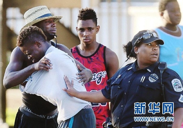 At least two killed in shooting at teen party in Florida По меньшей мере двое убиты при стрельбе на подростковой вечеринке во Флориде