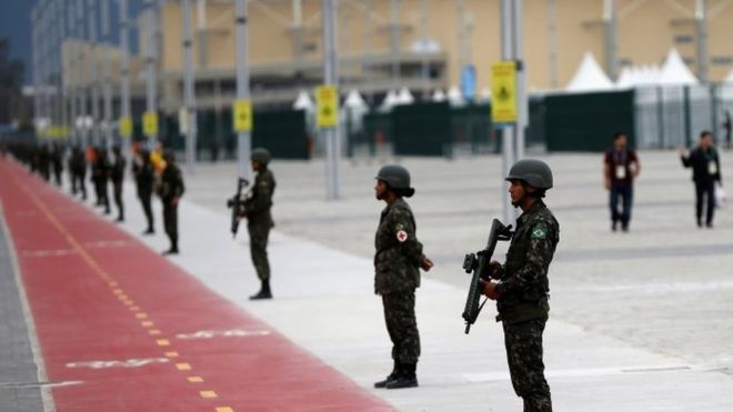 Brazil Olympics: Ten Arrested for 'Plotting Terror' Олимпийские игры в Бразилии: десять человек арестованы за «заговор террора»