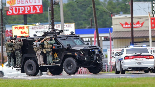Baton Rouge shooter identified as Gavin Long by authorities Власти опознали стрелка в Батон-Руж как Гэвина Лонга