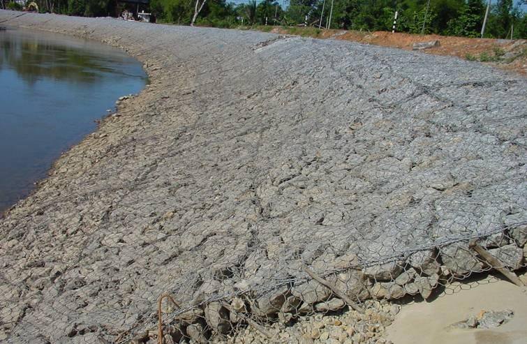 Сеть защиты набережной