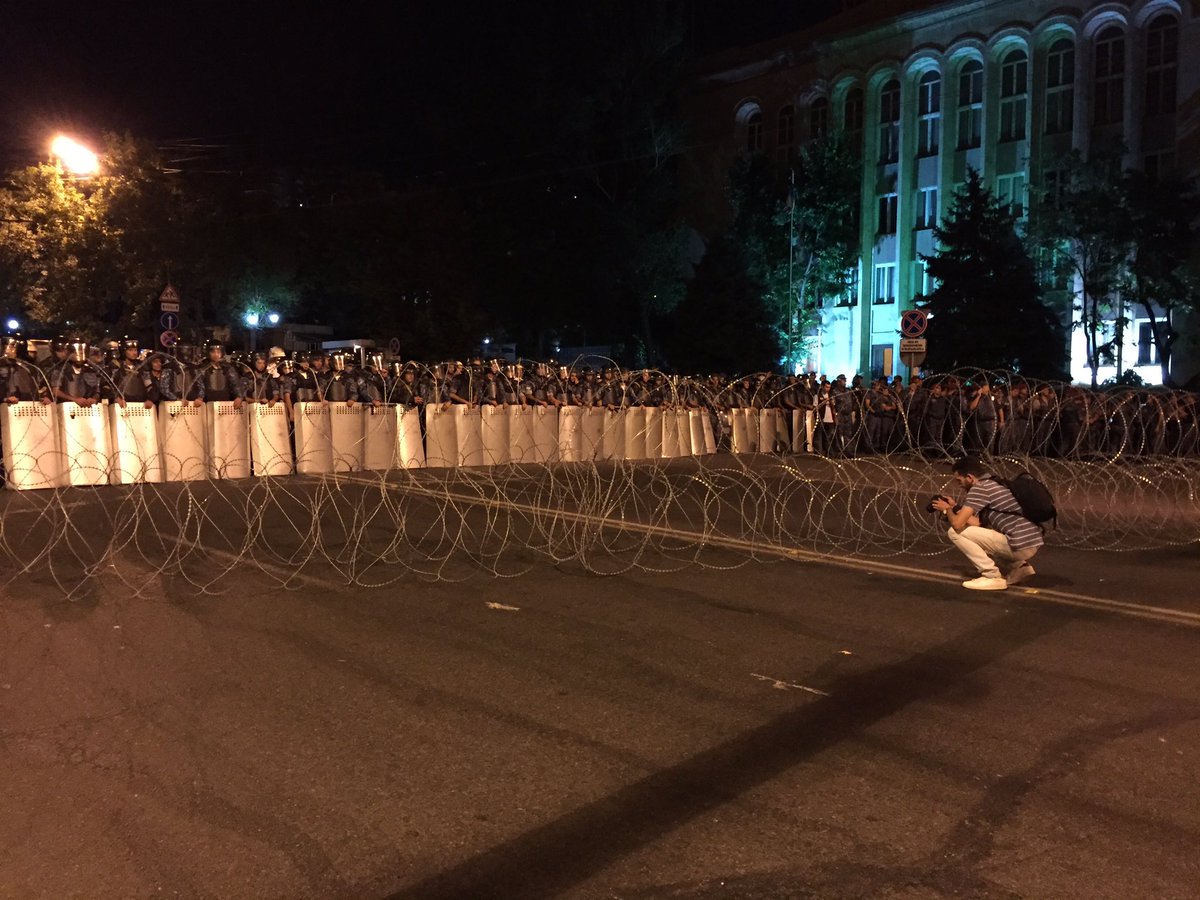 Chocrane Steel - Барьер быстрого развертывания Riot