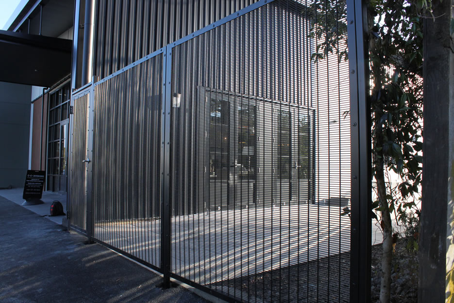 Сочетание красоты и практичности – 358 Забор против перелезания