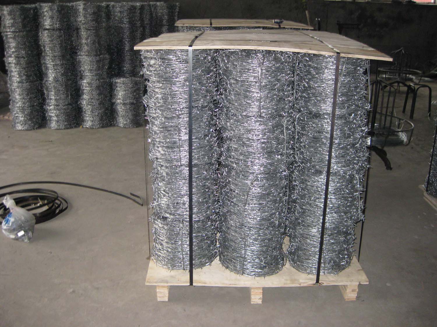 Лучшая колючая проволока с лезвием бритвы на заводе