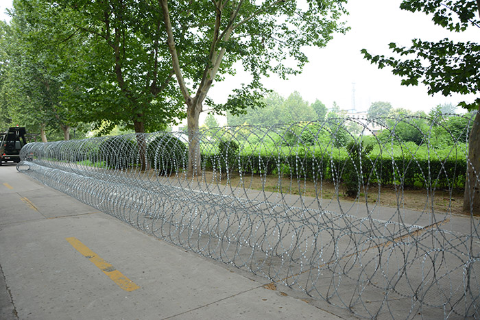 Варианты катушек с колючей проволокой RDB