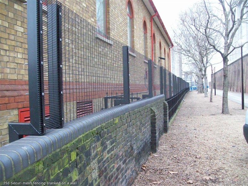 Внедрение ограждения против перелезания 358