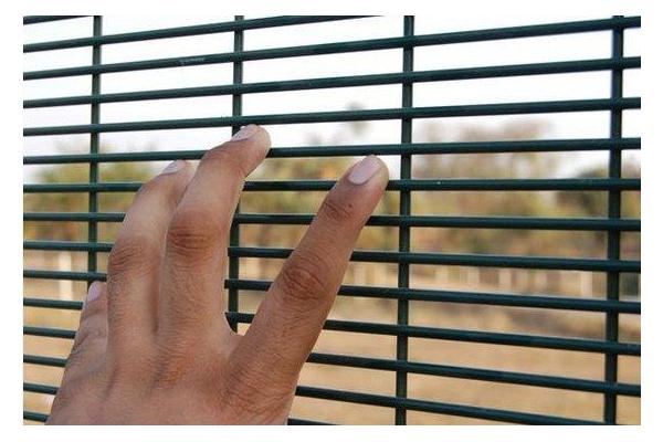 358_security_welded_mesh_fence